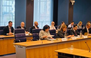 първи път българският министър финансите участва заседание еврогрупата снимки