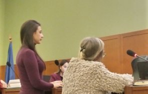 първо пик лена сам самичка съда дадоха ход делото фалшифицираните подписи грозят години затвор снимки видео