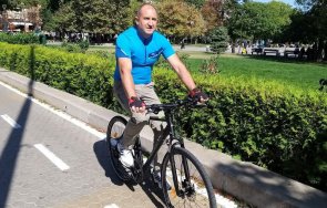 горещо пик лъсна истината една абсурдните пиар акции популиста румен радев снимки