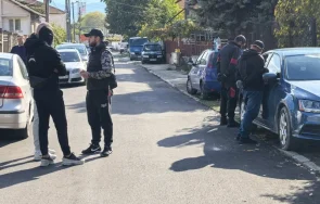 белезници бандити кражба кола бижута