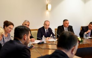 гроздан караджов два моста 475 речна граница желязната завеса