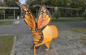 грижа майките бургас пейка кърмачки снимки