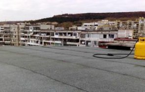 разследват домоуправителка събрала 000 лева мним ремонт покрив