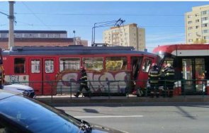 трамвай тръгна сам румъния шестима пътници болница