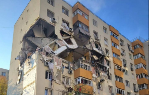 силна експлозия жилищен блок букурещ жертви ранени видео