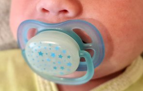 опасен химикал забавящ сексуалното развитие причиняващ рак открит биберони