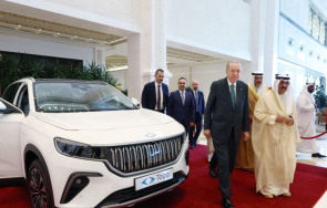 ердоган подари турски електромобил емира кувейт видео