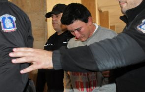 оставиха ареста тройният убиец люляково