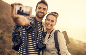 гръцките инфлуенсъри печелят милиона евро годишно