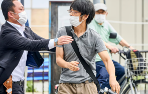 мъжът застрелял бившия японски премиер шиндзо абе призна виновен