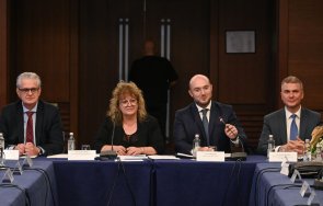 министър георгиев войната имотната мафия разчитаме добросъвестните нотариуси