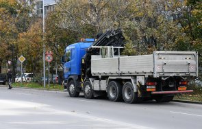 камион блъсна уби жена варна снимки