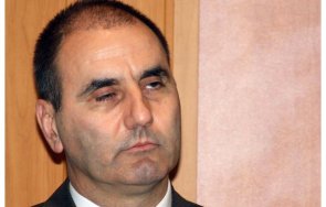 горещо историята бащата цветанов милиционерът завършен клас генчо цветанов возеше другаря григор шопов документи