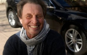 бащата илон мъск обвини американските производители оръжие провалили срещата путин тръмп