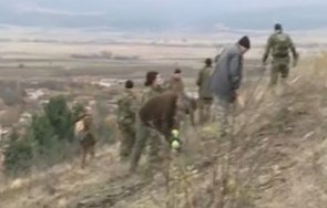 горски военни възстановяват изпепелена гора засадиха 1113 фиданки черен бор