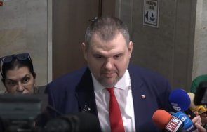 първо пик пеевски истерия лукойл партията пуделите крадците стрес пачки видео