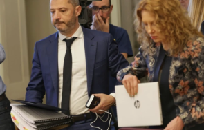 комисията бюджет финанси събира извънредно заседание