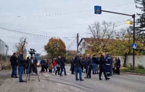 жителите връбница божурище протестират тежкотоварния трафик всеки ден ноември