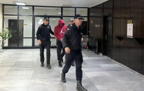 решетки задържат стража мъжа наръга жена центъра благоевград