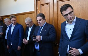 врачка тежки трусове ппдб обкръжението кокорчо подлива вода задава провал президентските избори предвеща