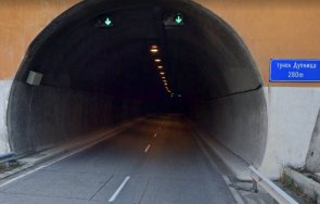 ограничават трафика тунел дупница полагане боя