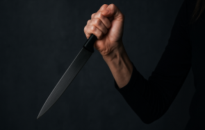 босненка нападна полицай нож белград