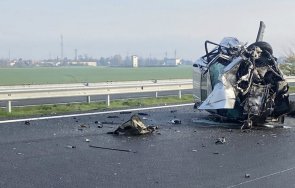 кърваво меле тежка катастрофа загинали тракия снимки