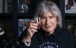 години сцената рок динозавърът дейвид ковърдейл пенсионира видео