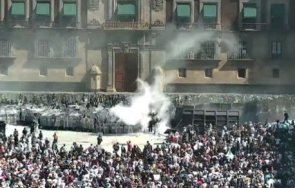 протестиращи щурмуваха националния дворец искане оставката президента 100 полицаи ранени