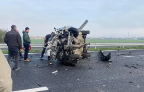 кърваво меле тежка катастрофа загинали тракия снимки