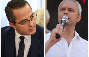 назрява бунт възраждане разцепление трима депутати отлюспват общински съветници бесни вождовете