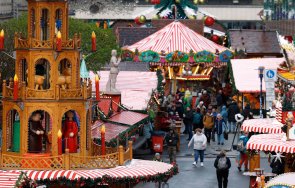 коледният базар магдебург отвори врати година смъртоносното нападение