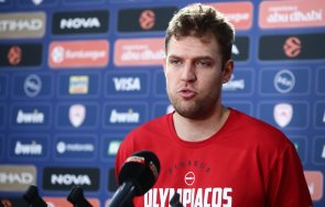 Александър Везенков