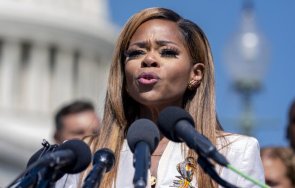 конгресменка флорида обвинена кражбата млн долара федерален фонд