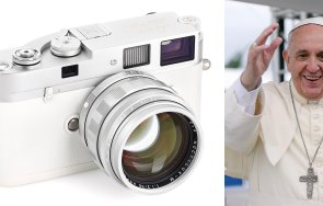 фотоапарат папа франциск предизвика фурор продадоха млн евро