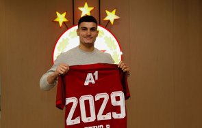 талант удължи договора цска