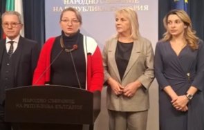 последните минути управляващите решиха коледните добавки пари получат част пенсионерите