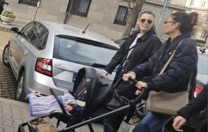 пик ралица паскалева среща толева закараха бебето луксозно кафе папарашки снимки