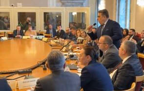 мрежата гърми подивелия асен василев поведение бивш финансов министър пациент пропуснал сутрешната доза антипсихотици изгубил връзка реалността