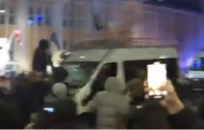 извънредно пик ппдб окървавиха протеста платените провокатори нападнаха полицаи центъра софия страшно снимки живо