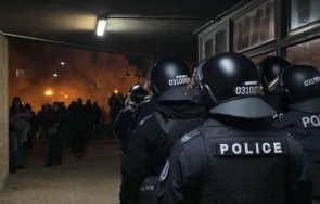 протестът варна изроди бомбички бутилки полетяха общината хората гневни ппдб използват защитници благомир коцев