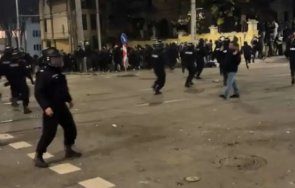 погромът потрошени коли горящи контейнери война киро зове нов метеж снимки