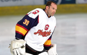 легендарен вратар поднови кариерата