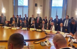 горещо пик цирковете кокорчо бюджетна комисия заради провален пърформанс ппдб народното събрание заложник двама психично болни живо