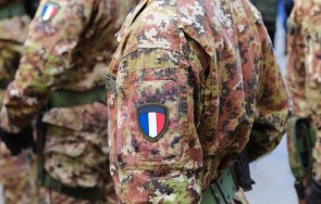 макрон обяви въвеждането доброволна военна служба