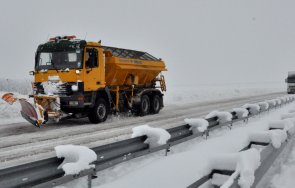 машини готови чистят снега бургас