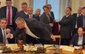 вижте асен василев без изяде боя парламента видео