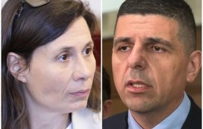 мирчев белобрадова тотално превъзбудени изтрещели чувството самодостатъчност сякаш тежки опиати