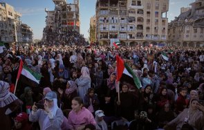 двойки ожениха масова сватба опустошената войната ивица газа