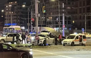 зрелищна катастрофа бургазлия заби светофар софия